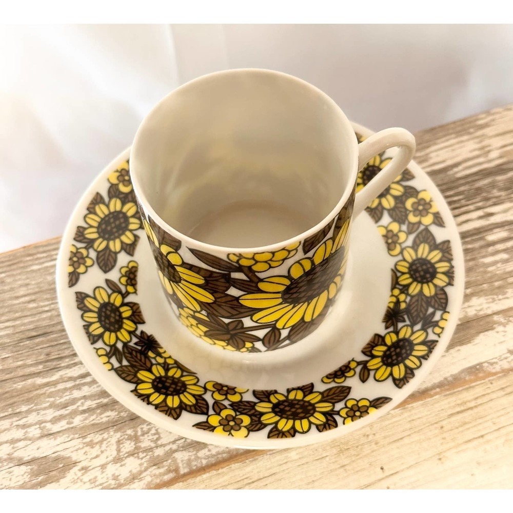 Retro Teacup and saucer set. Vintage Brown and Yellow flowers. - Picture 6 of 6
